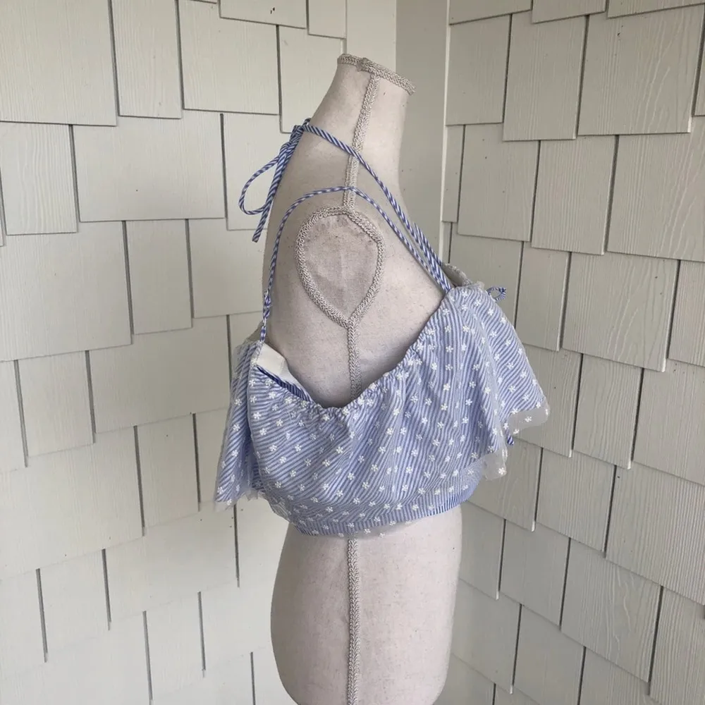 Do + Be Women's Blue/White Striped Floral Tulle Ruffle Neck Halter Crop Top sz M - Image 3