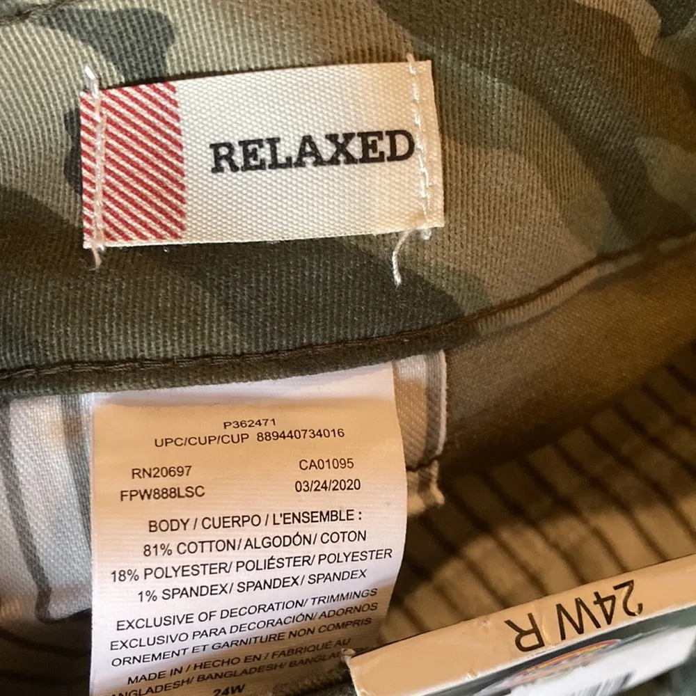 NWT Dickies Utility Cargo Straight Leg Camouflage Pants Women Size 24W Relaxed - Image 7