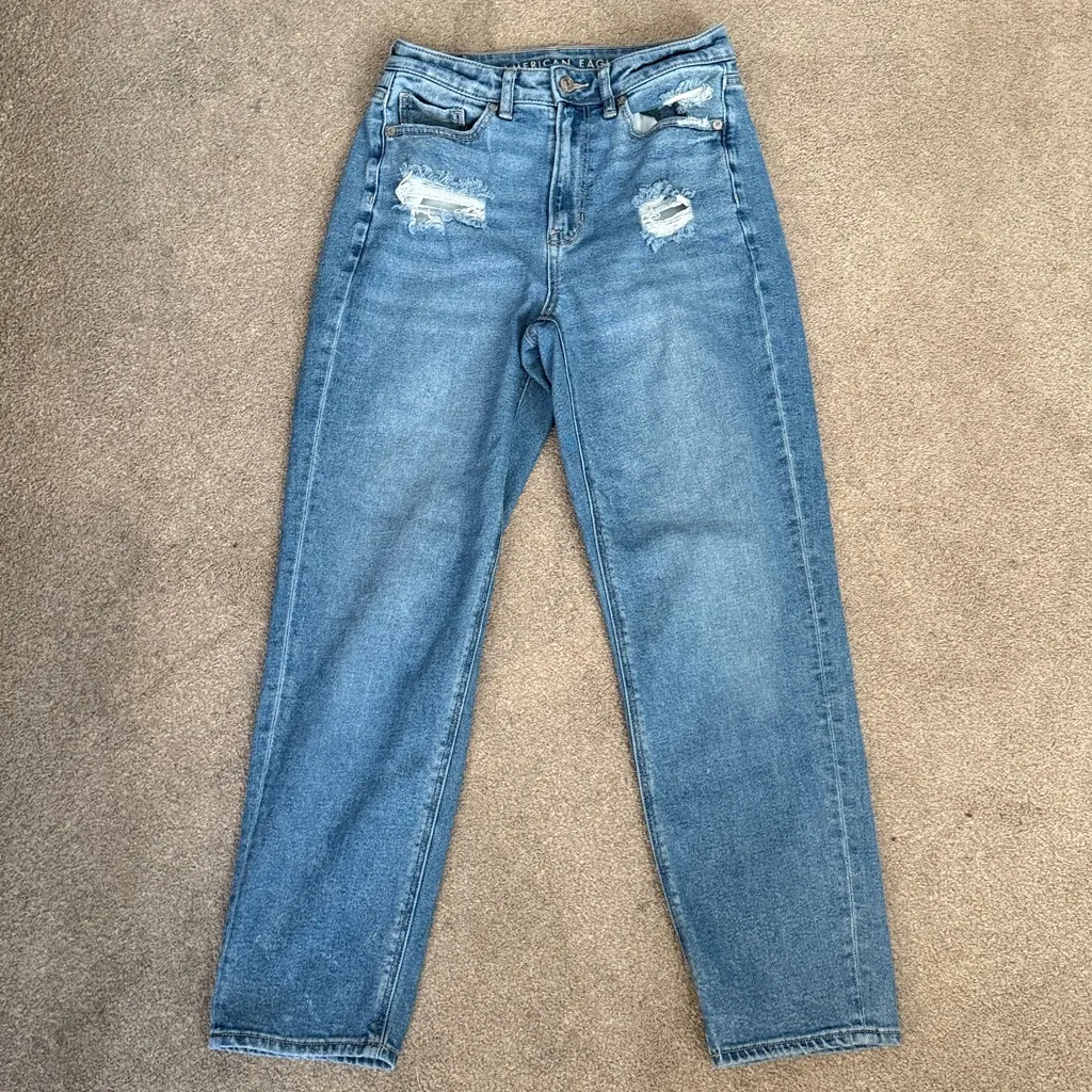 American Eagle Medium Wash High Rise Mom Straight Jeans Size 4 - Image 2