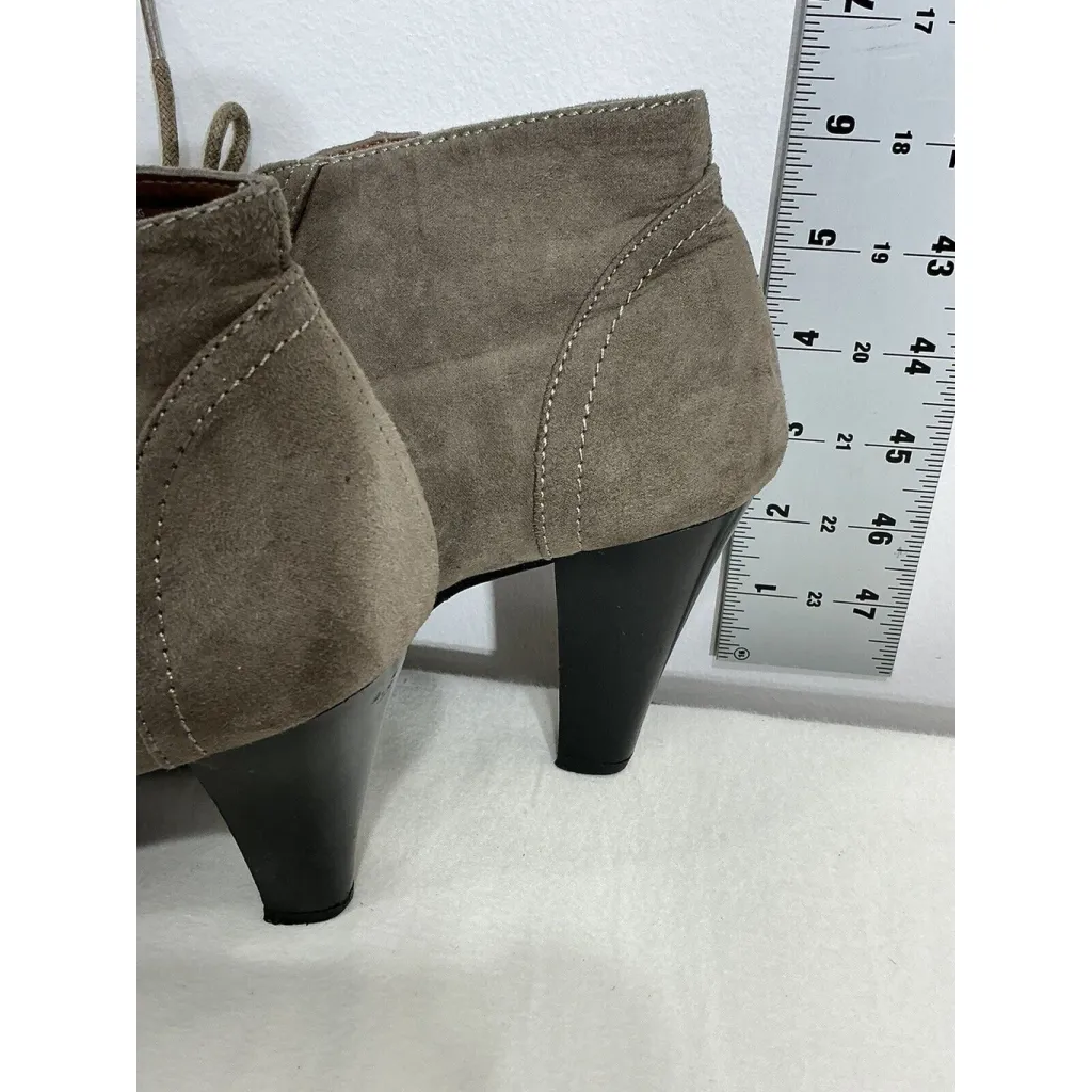 Womans White Mountain Tan Faux Suede Lace Up Block Heel Bootie Size 6.5 - Image 4