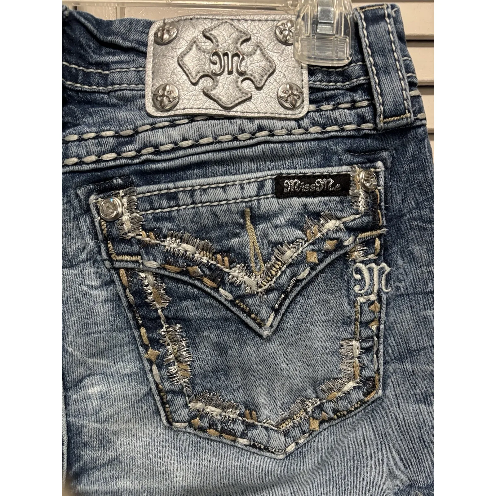 Miss Me‎ Cut Off Denim Jean Short Size 28 Embroidered/Gems Low Rise Boho Western - Image 5