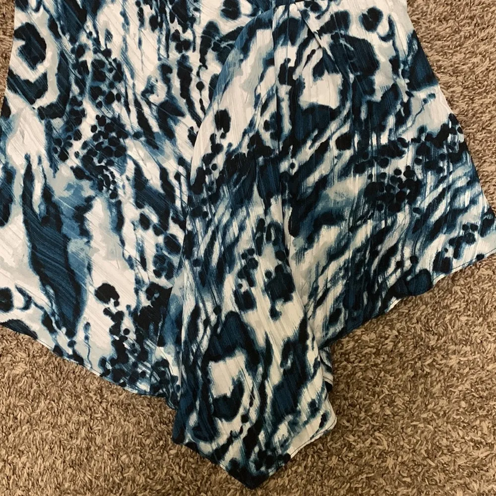 A Pea in the Pod maternity shirt size small woman - Image 2