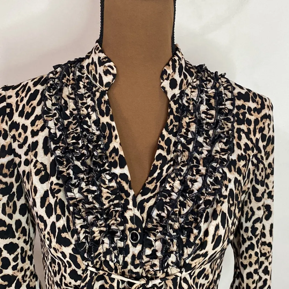 Love + Haight ruffled v - Image 6