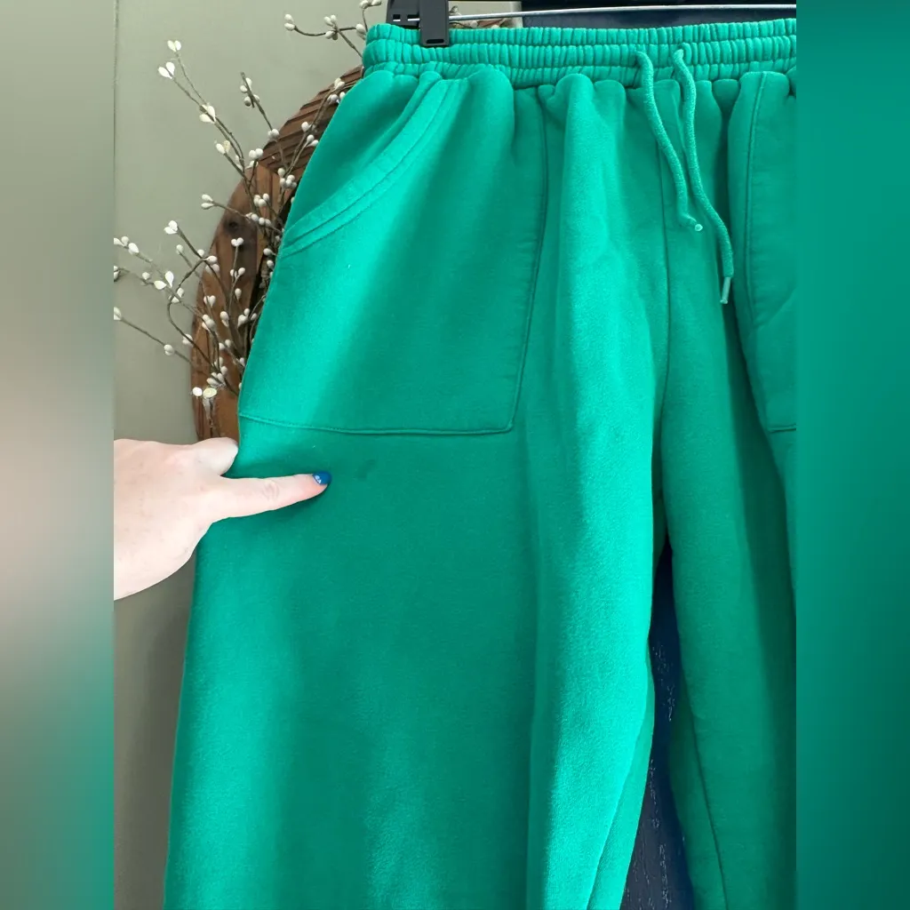 White Fox Boutique Vibrant Green Joggers size Medium * - Image 5