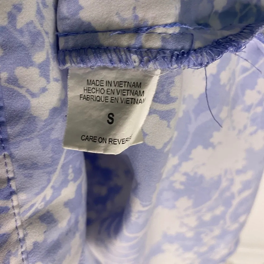 Dickies Black Label Floral Scrub Top with Pockets - Image 4