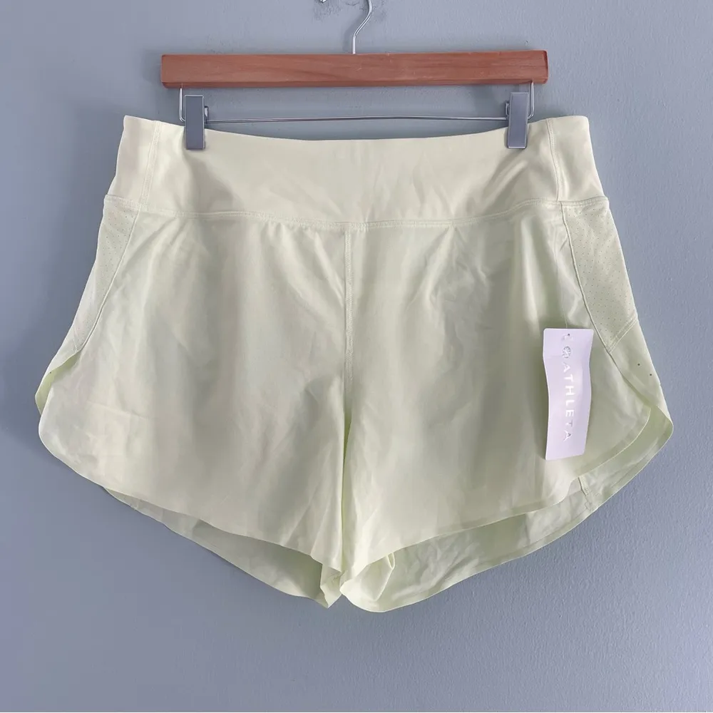 Athleta Run With It 4.5" Shorts Tequila Green NWT Large - Image 7