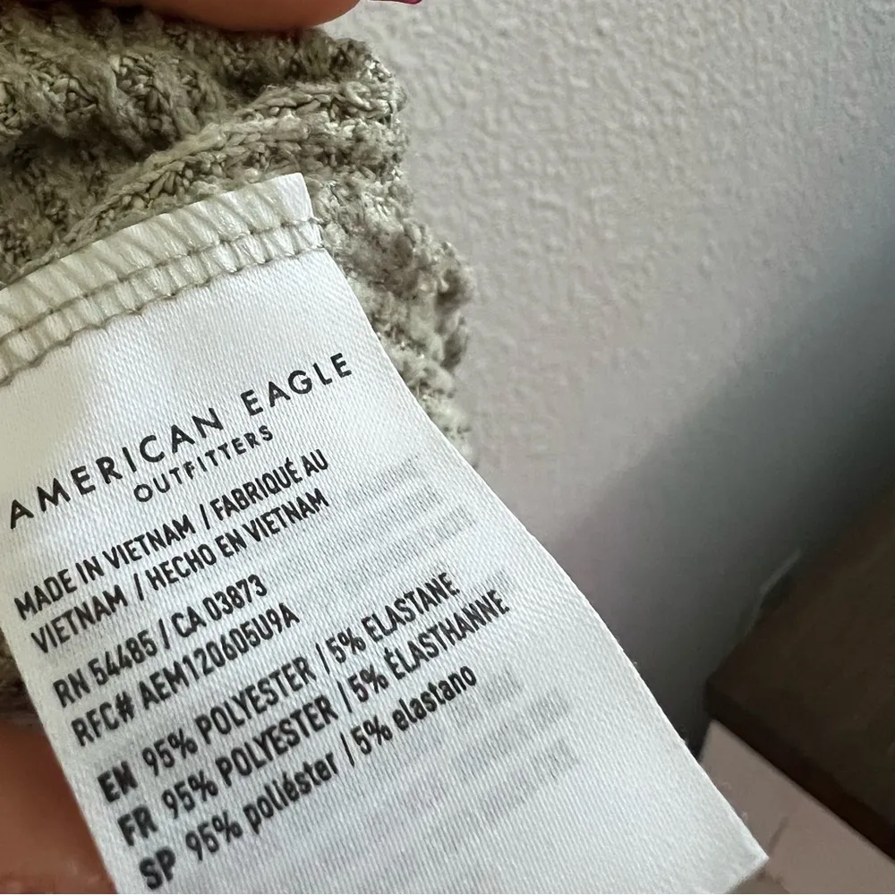 American Eagle Camo Waffle Knit Camouflaged V Neck Oversized Medium - Image 6