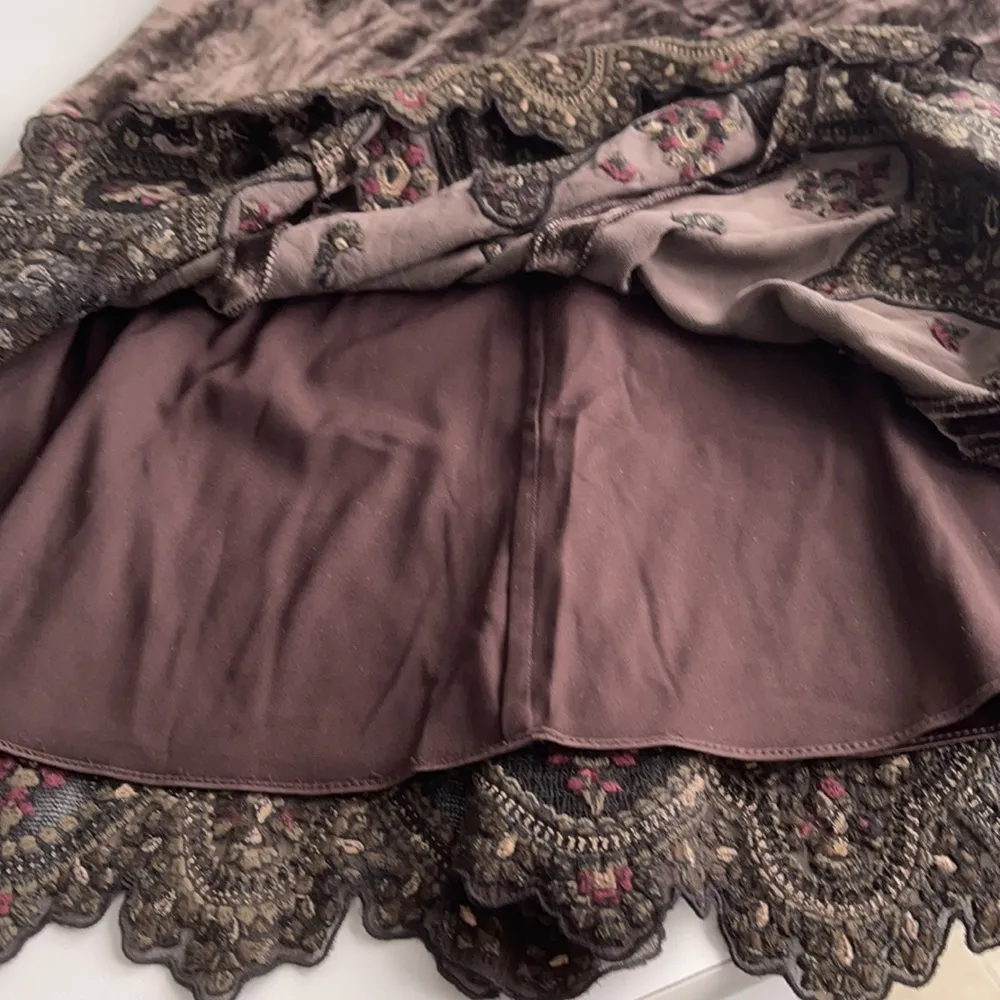 Elie Tahari Brown Crushed velvet Embroidered Skirt - Image 2