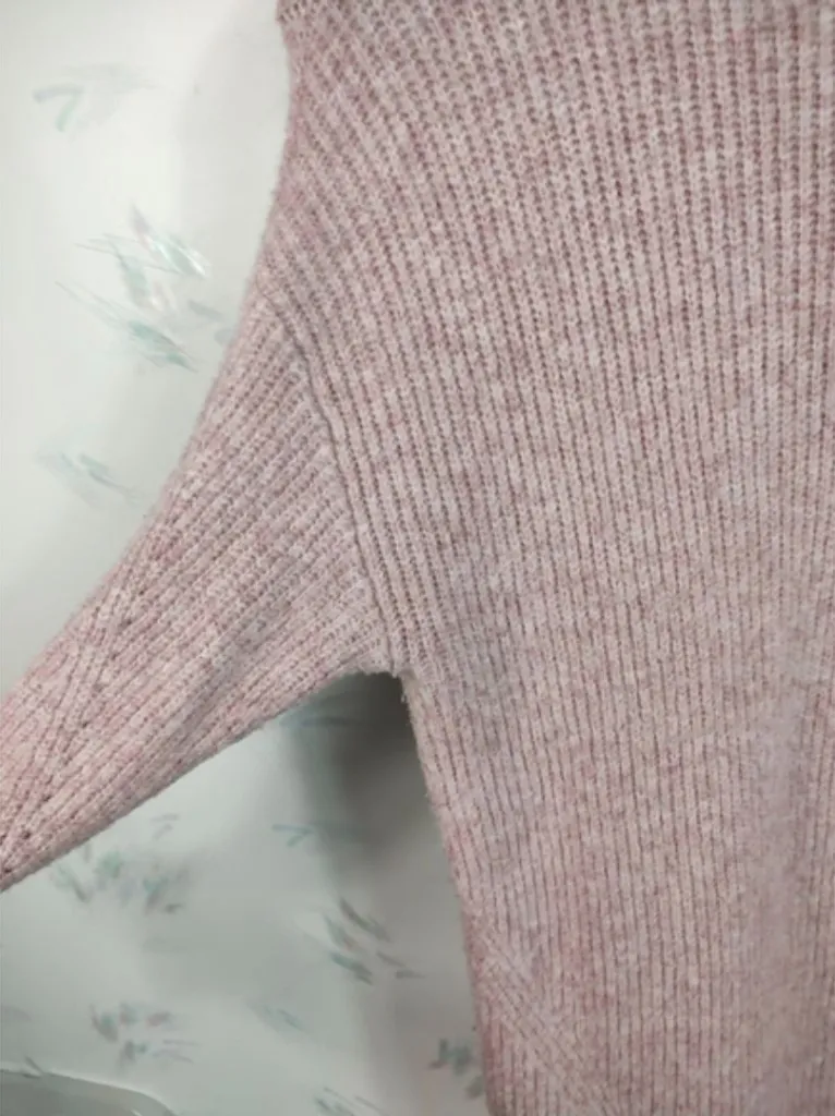 Old Navy Pink Sweater - Image 3