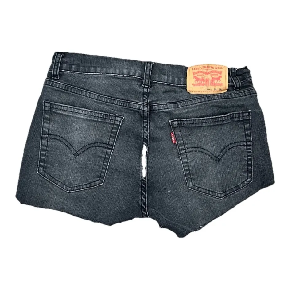 Levi’s 541 Charcoal Black Mid Rise Denim Shorts Women’s 27 Raw Hem Goth Grunge - Image 3