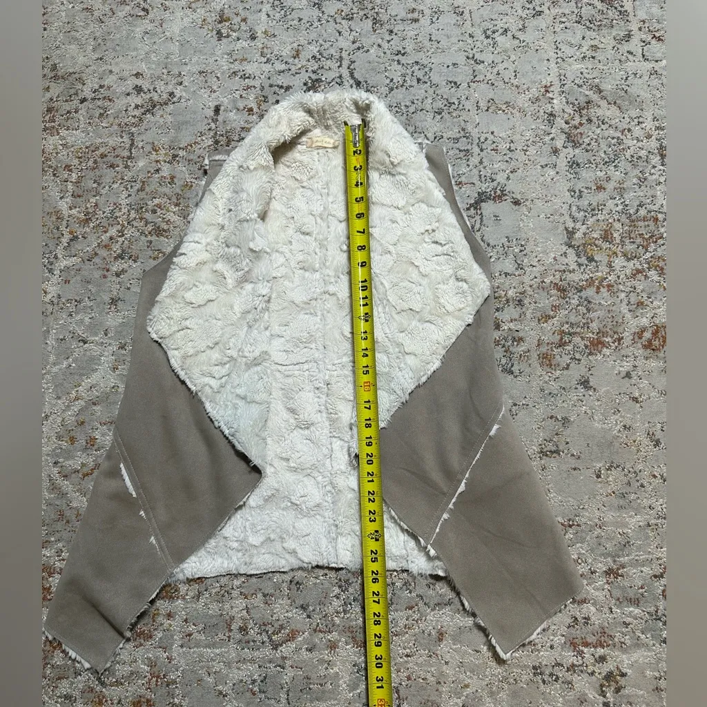 Altar'd State Suede Faux Fur Vest Jacket brown open front size Medium - Image 7