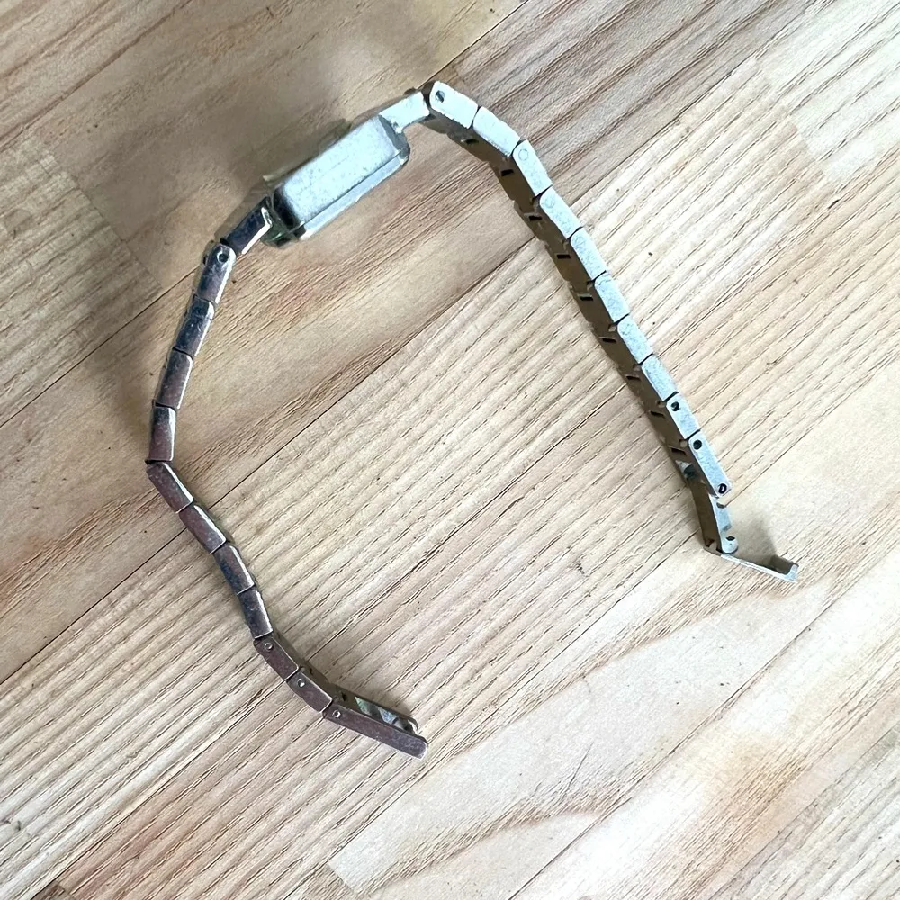 Bulova Ladies Watch Rare Vintage White Gold Tone Manual Winding N8 Swiss Made - Image 10