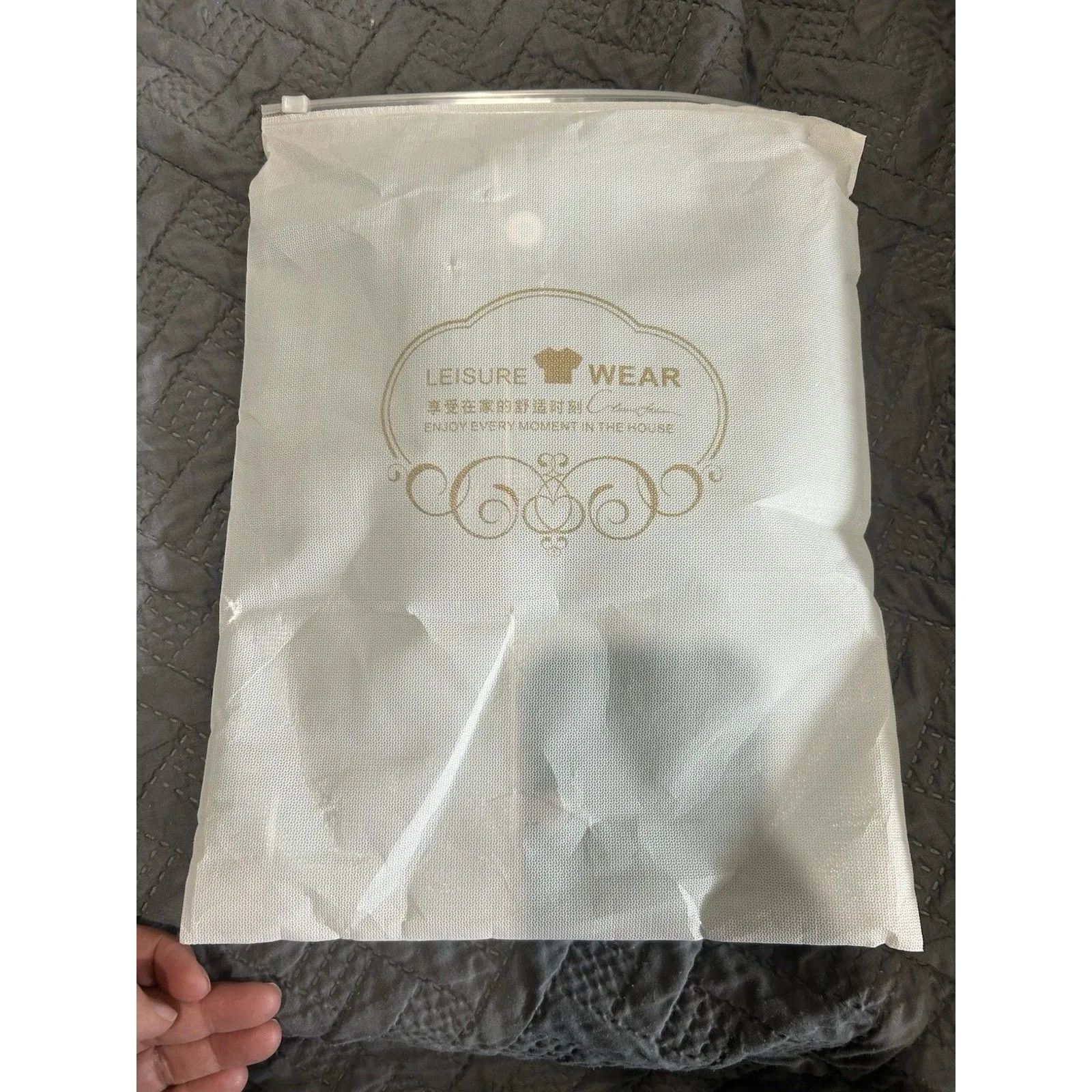 New Women's Silk Satin Pajama Set Button LS Top And Elastic Waist Pants Amazon Green Size XL - Image 4