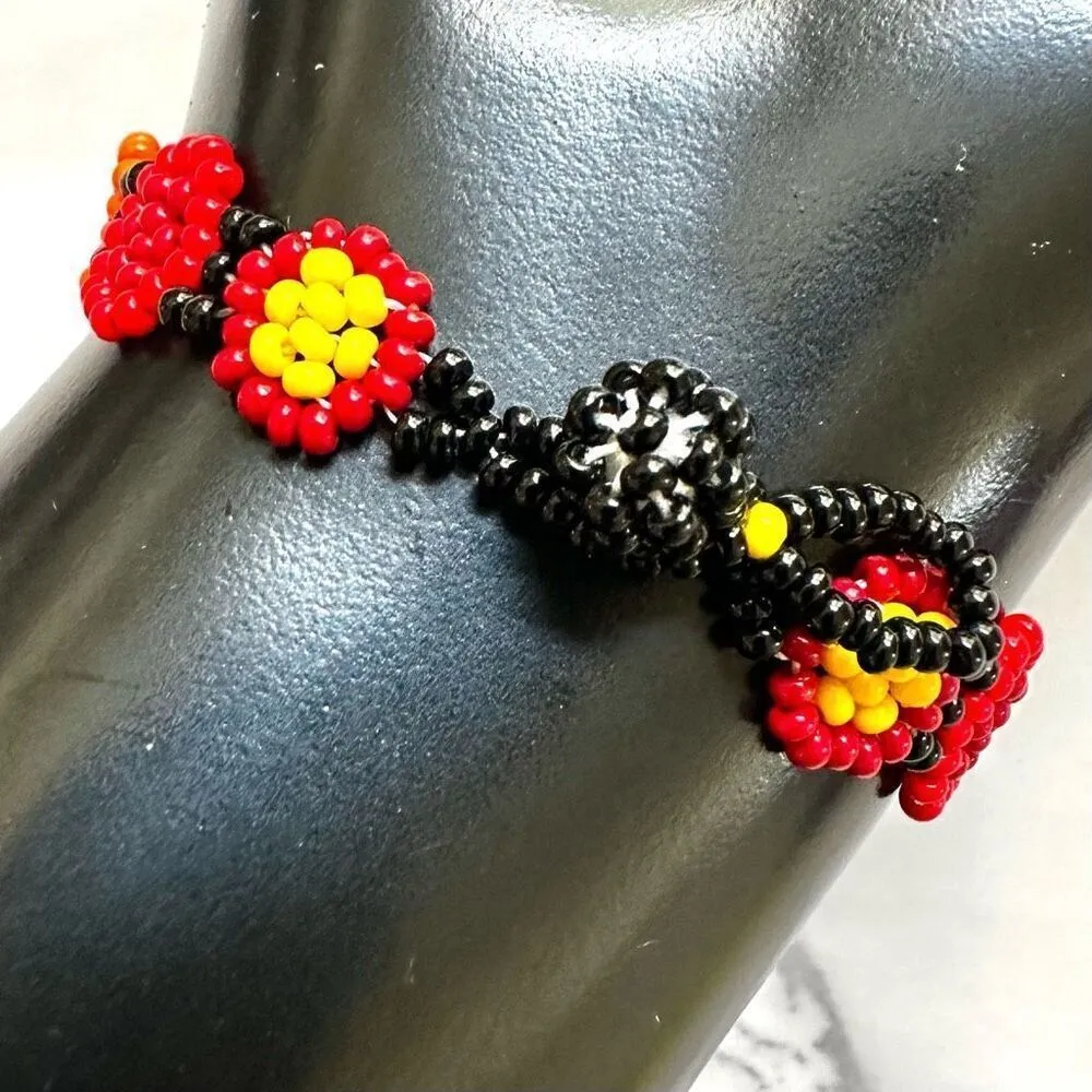 Red orange yellow flower beaded bracelet - Image 5