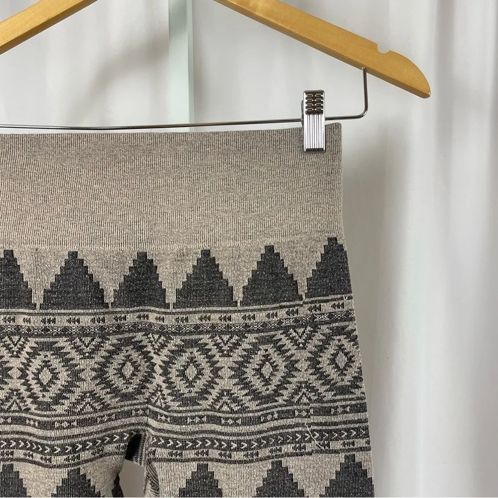 One 5 One Small Balinese High Waist Winter Print Fleece Lined Leggings Oatmeal - Image 7