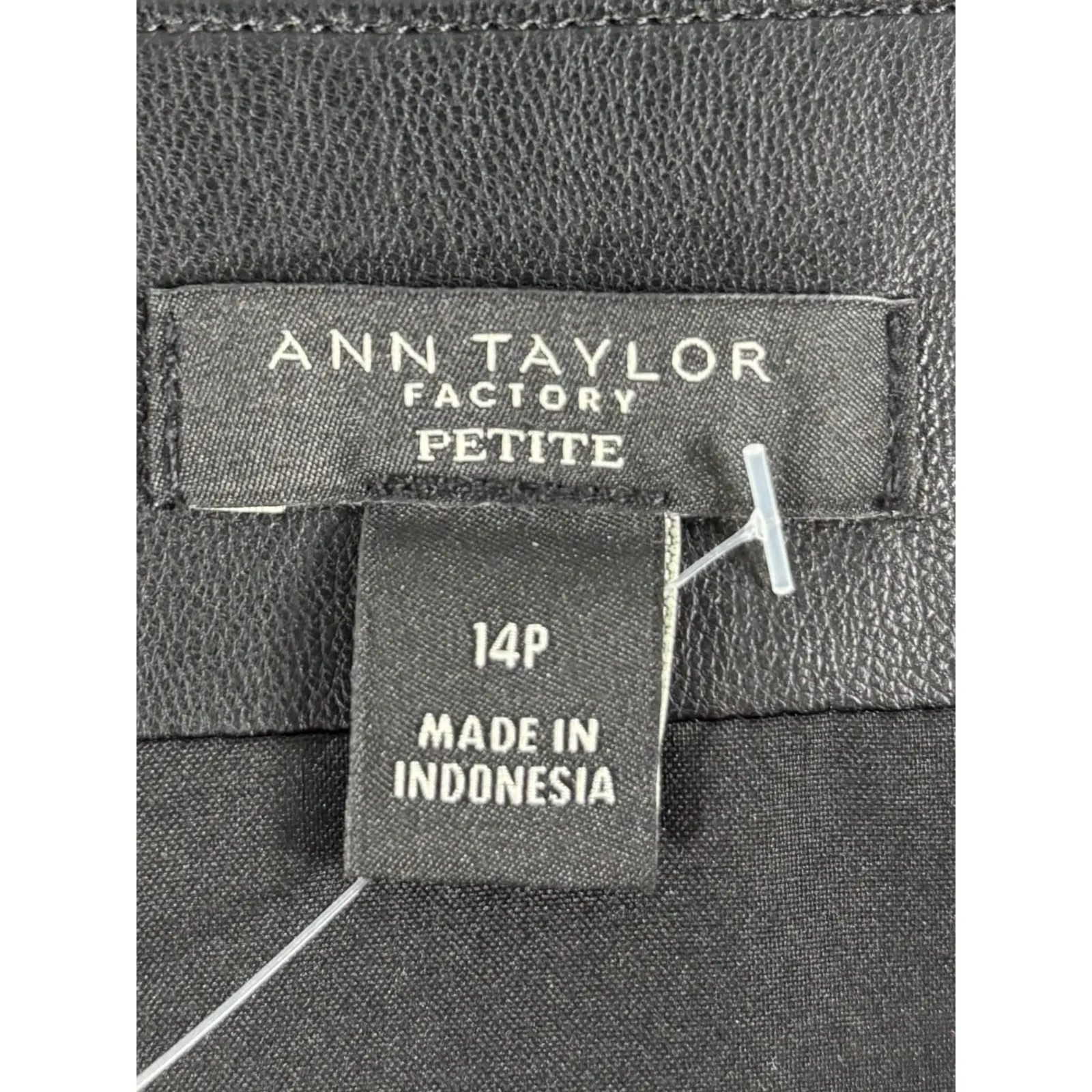 Ann Taylor Factory NWOT Faux Leather Skirt 14P Black Petite Buttons Asymmetrical - Image 5