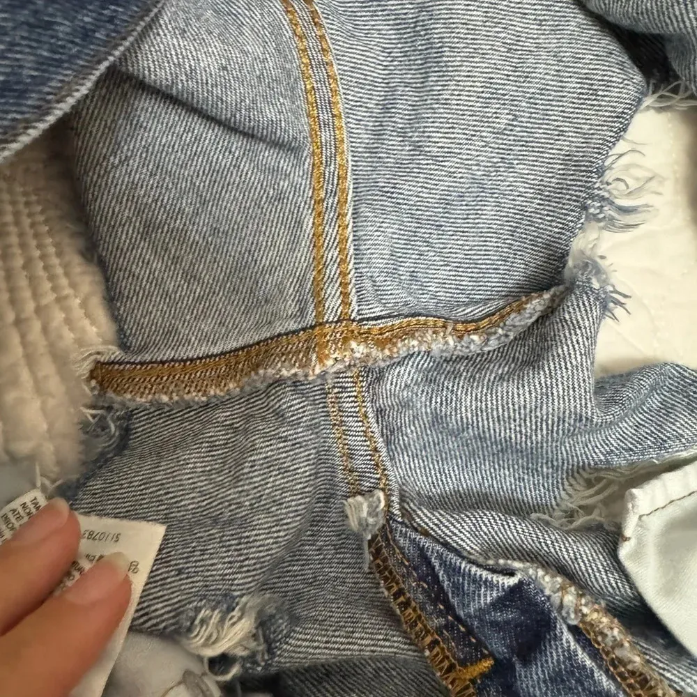 Women’s Levi 501 Shorts size 30 - Image 5