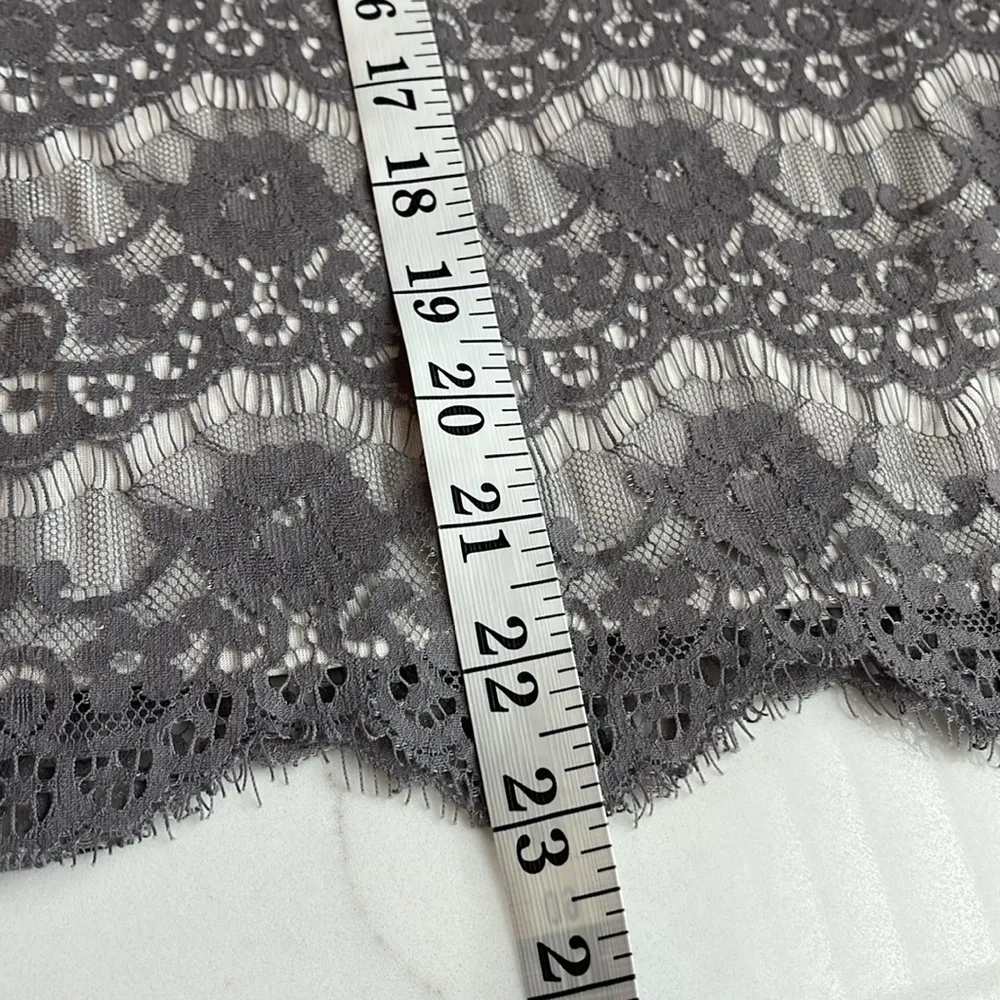 Banana Republic gray lace tank top - Image 4