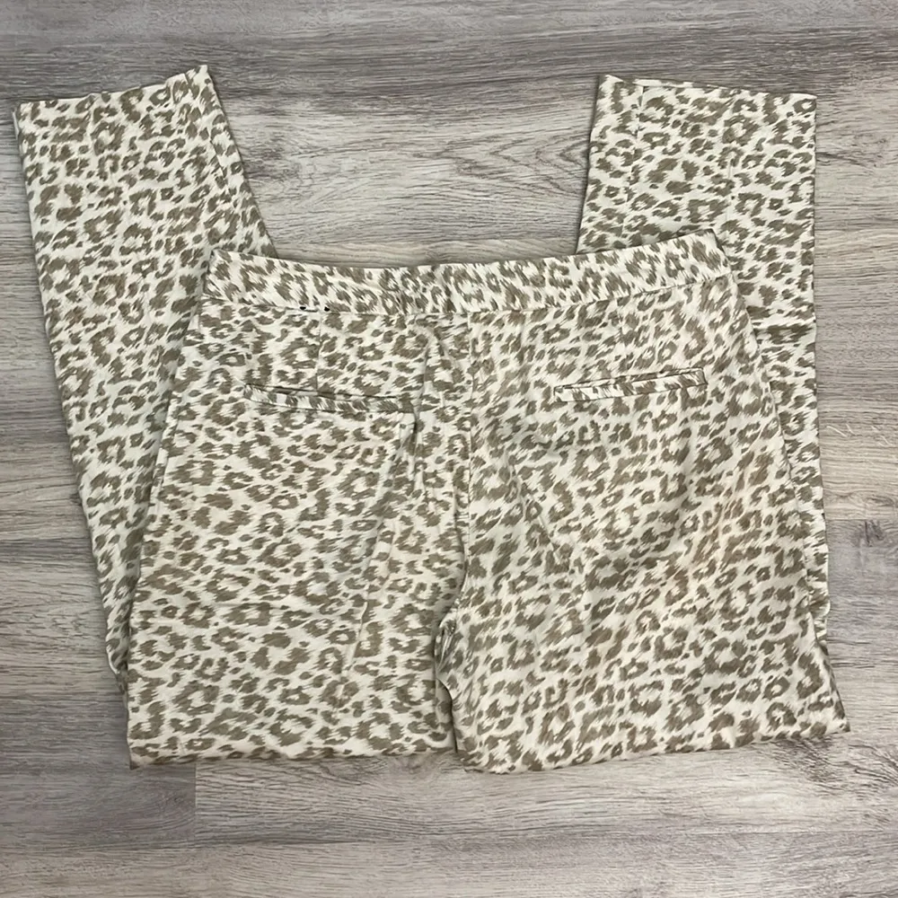 Tan & Off White Animal Print Cropped Pants Size 4 - Image 3