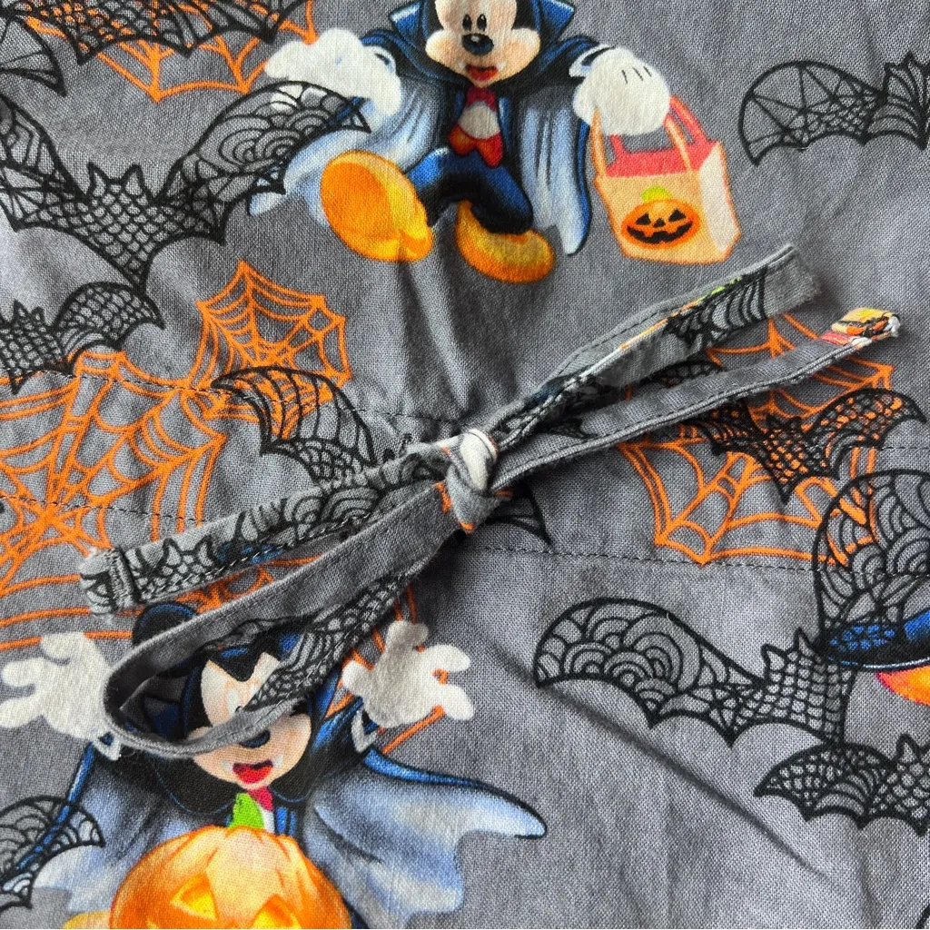 Disney Mickey Mouse Halloween Scrub Top Size Small Nurse Pediatrics G2 - Image 6