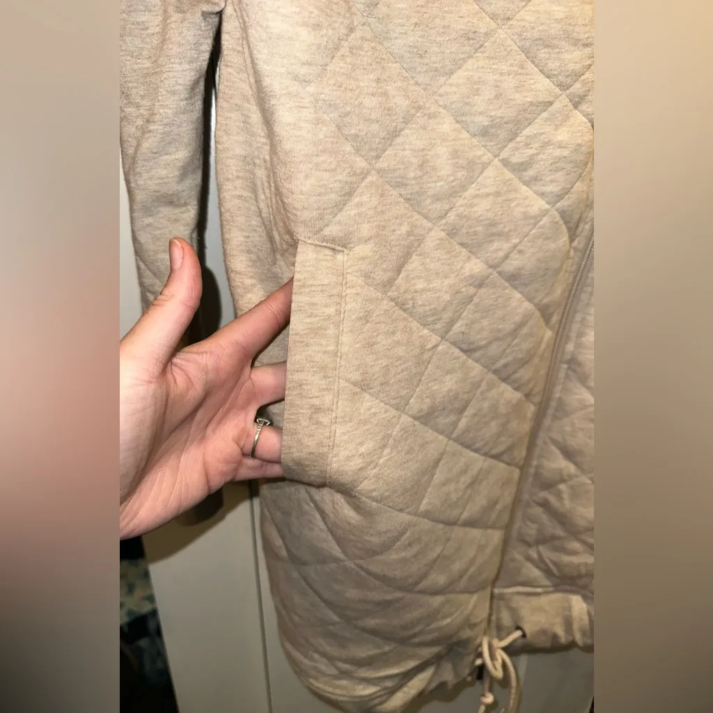 UGG Kayla Quilted Hoodie Oatmeal Heather Color $148 MSRP - Image 5