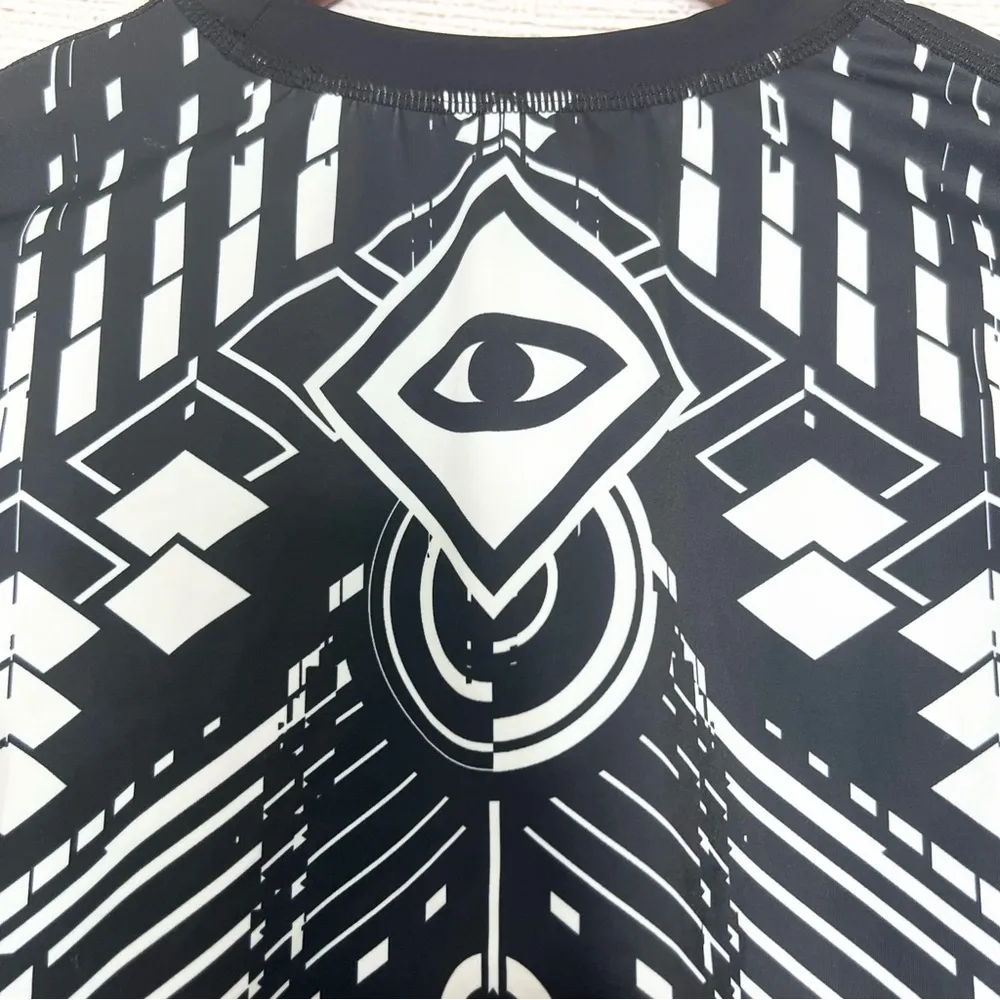 Damascus Apparel Black & White Graphic Geometric Rave Festival Crop Top Large - Image 7
