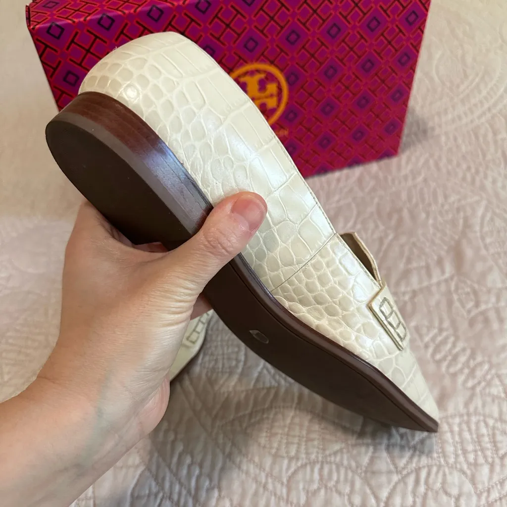 Tory Burch Cream Croc-Embossed Loafers - Image 9
