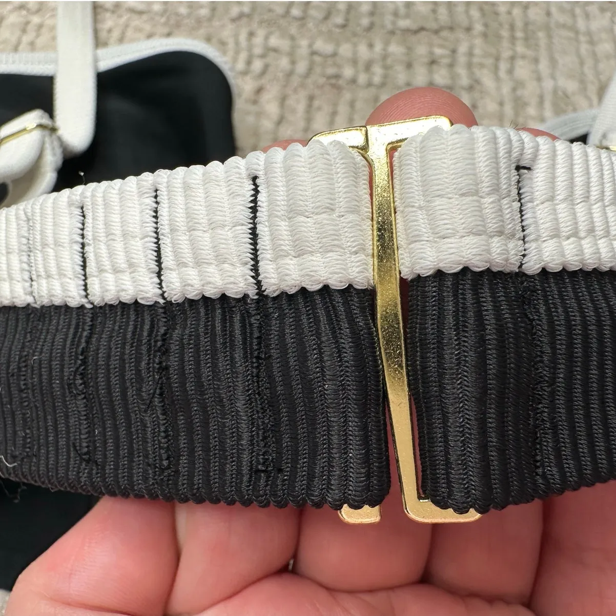 Abercrombie: Black and White Bikini Top Curve Love Size Large - Image 3