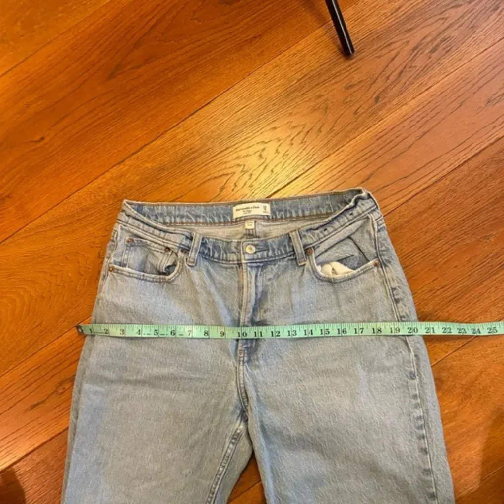 Abercrombie & Fitch Curve Love low rise baggy Jeans size 29 - Image 9