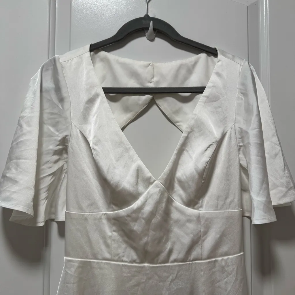 Lulus Elegant Confidence NWT Medium White Satin Flutter Sleeve Cutout Maxi Dress - Image 4