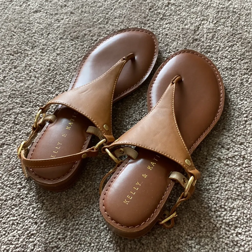 Kelly & Katie Sandals SIZE 7 - Image 3