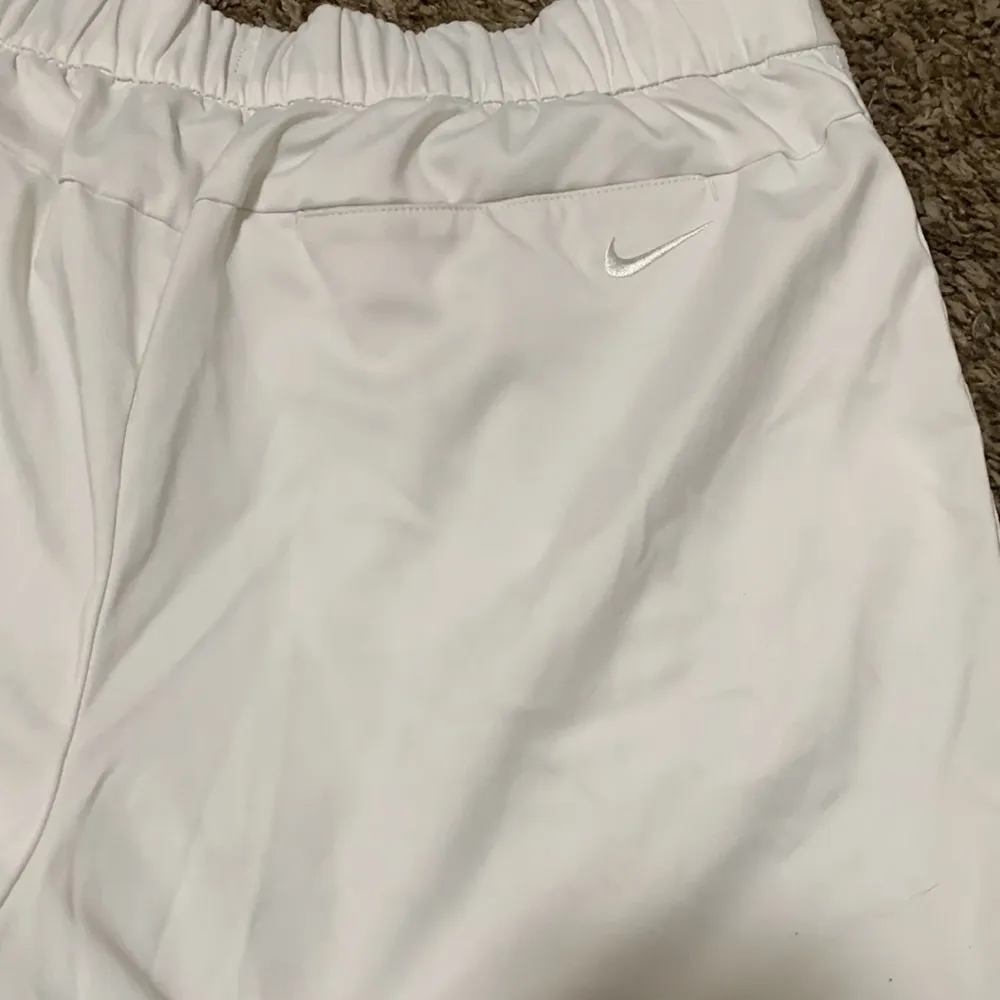 Nike Dri Fit white cloth woman size MEDIUM shorts - Image 8