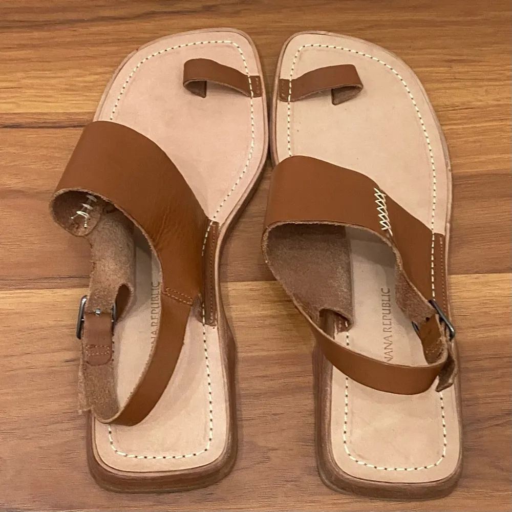 BANANA REPUBLIC Toe Ring Tan Brown Genuine Leather Ankle Strap Flat Sandals 9M - Image 7