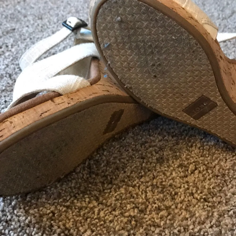 Toms size 8 wedge - Image 3