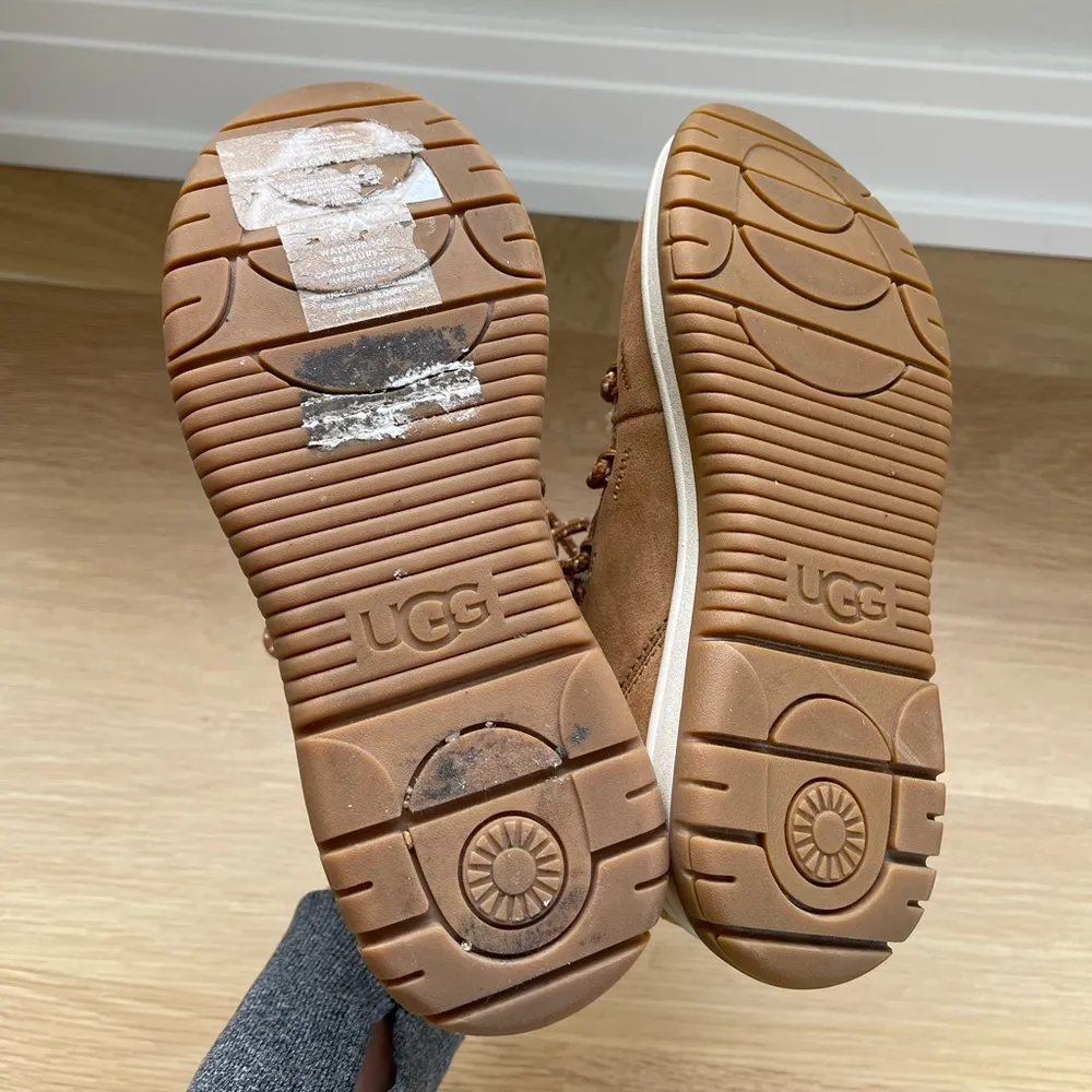 UGG Lakesider Heritage Suede Boots Women’s size 6 - Image 4