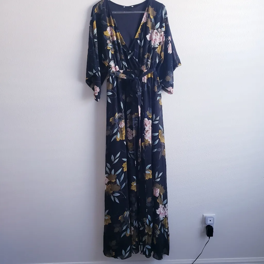 Baltic Born Kia Kimono Maxi Dress Short Sleeve New Without Tags Floral SOLD OUT - Image 3
