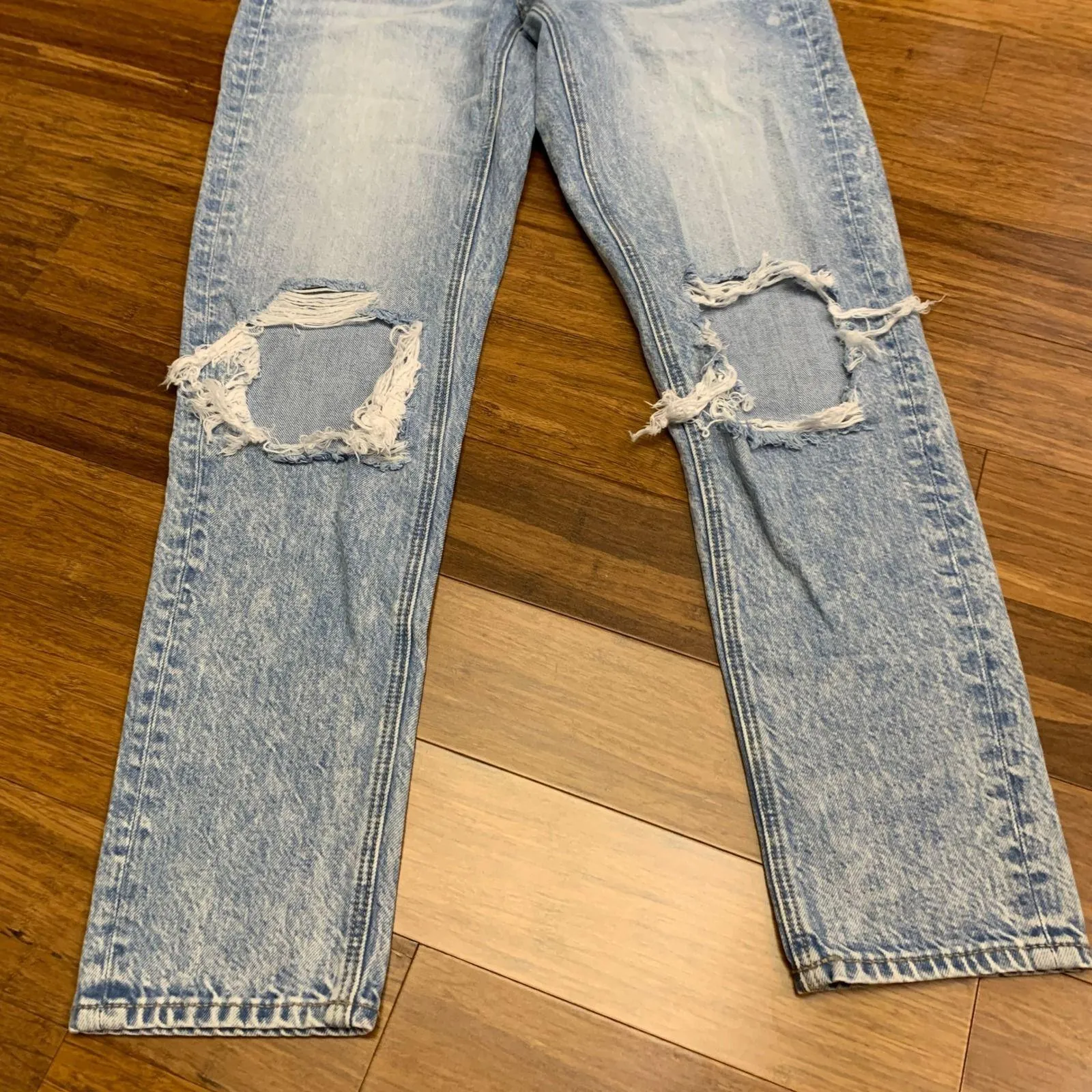 American Eagle Mom Jeans Womens Size 0 Ripped Distressed Light Wash Denim Casual - Image 3