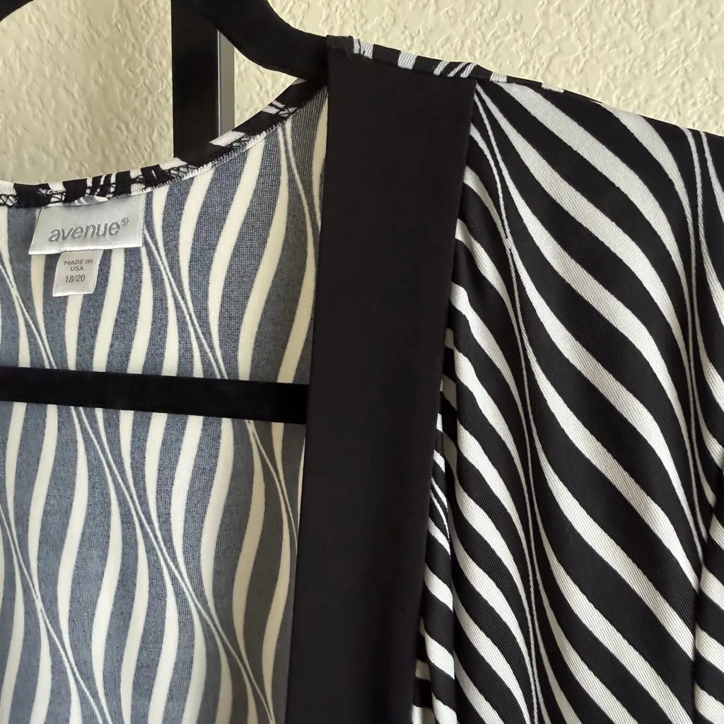 Avenue Plus Size Women’s Striped Cardigan 18/20 Black White Open Front Jacket 1X - Image 4