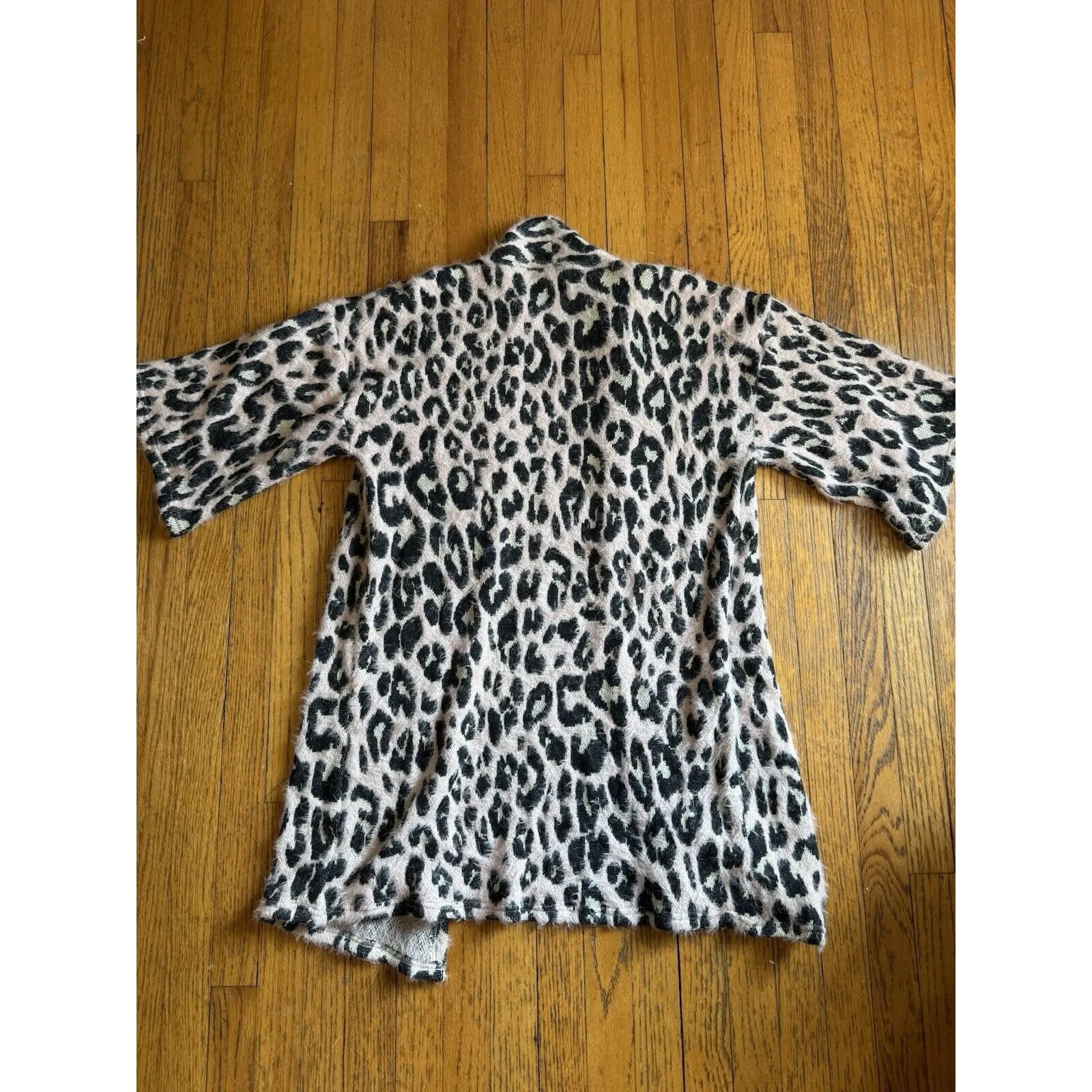 Wildfox Eyelash Open front long Cardigan Leopard Size M Casual Chic - Image 8