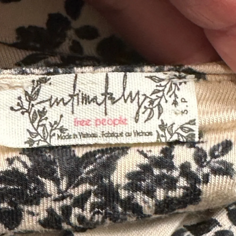 Intimately Free People Tan Black Long Sleeve Bodysuit Floral Small EUC #2273 - Image 7