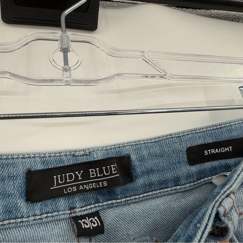 Judy blue straight jeans 13/31 - Image 3