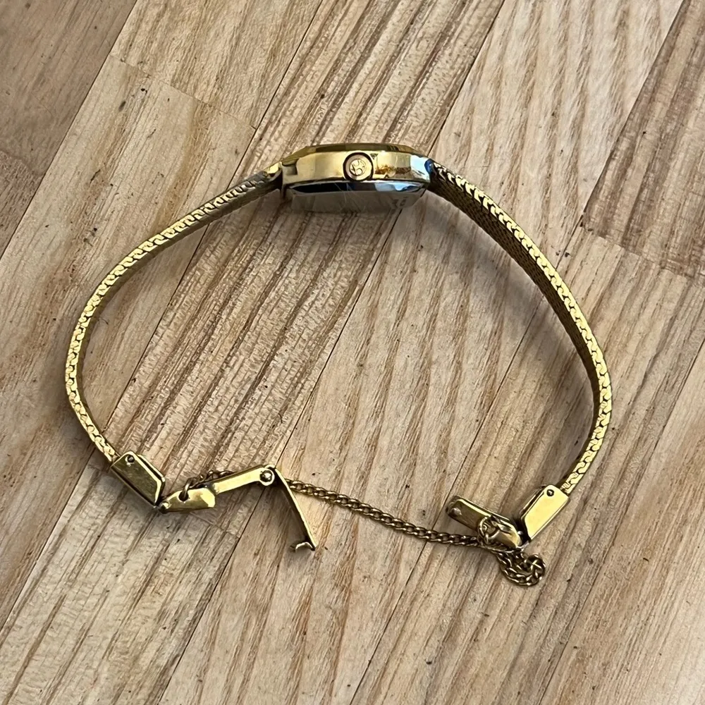 Hamilton Ladies Watch Rare Vintage Gold Tone Case Bracelet Silvery Gold Dial - Image 4