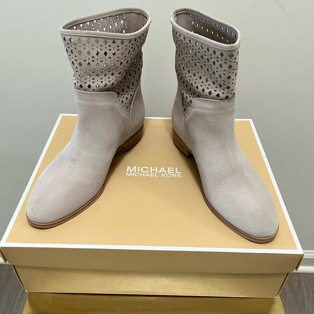 Michael kors suede sunny bootie grey boots size 9M - Image 3