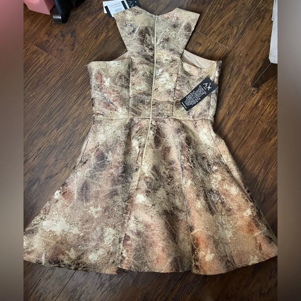 🌮NWT AX PARIS Jacquard Metallic Kick Out Skater Dress, US Size 8 - Image 5