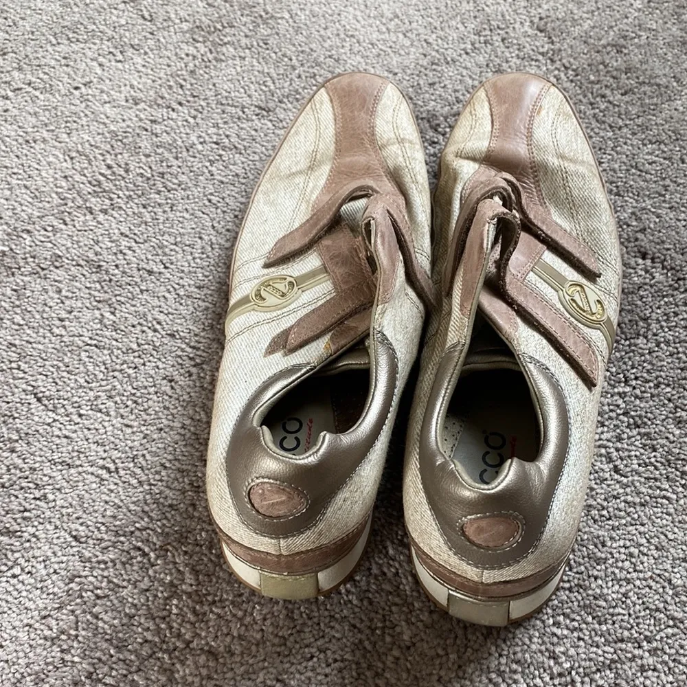 Ecco Velcro Shoes SIZE 41 Tan - Image 2