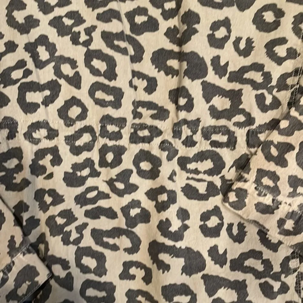 Ellison leopard print Utility cargo jacket in Khaki - Image 6