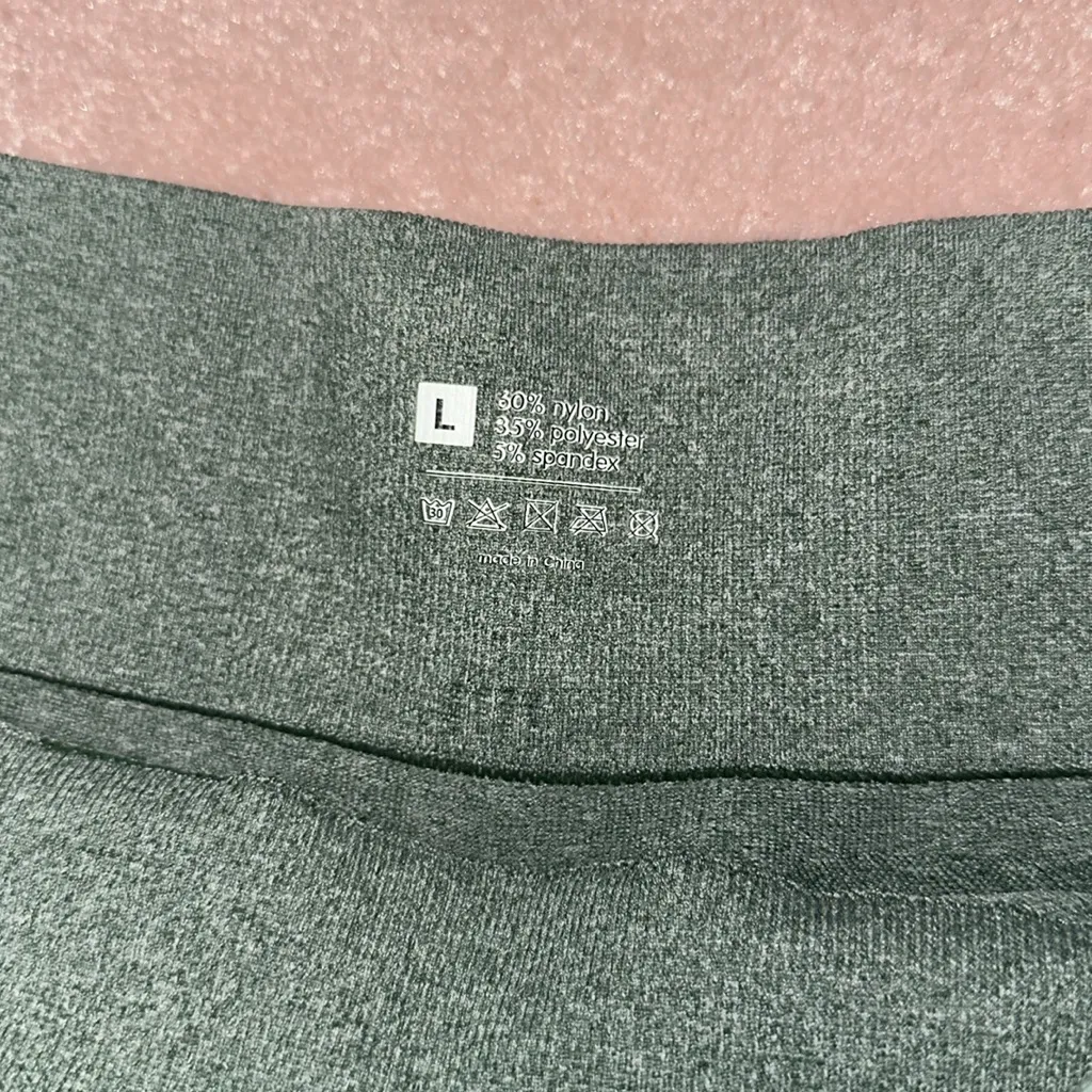 Green Booty Scrunch Gym Workout Shorts Size L - Image 3