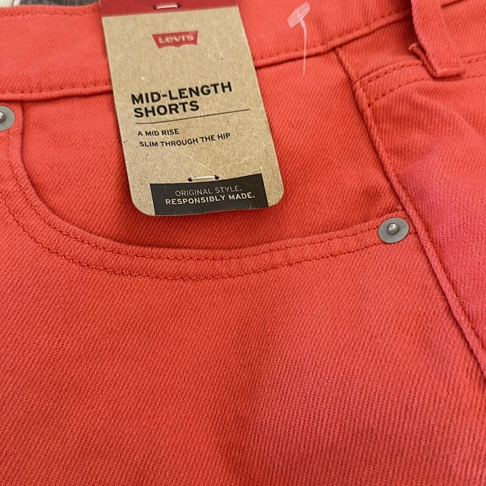 NWT LEVI'S MID LENGTH WOMEN'S SHORTS Color:  Burnt Sienna - Brown - Image 7