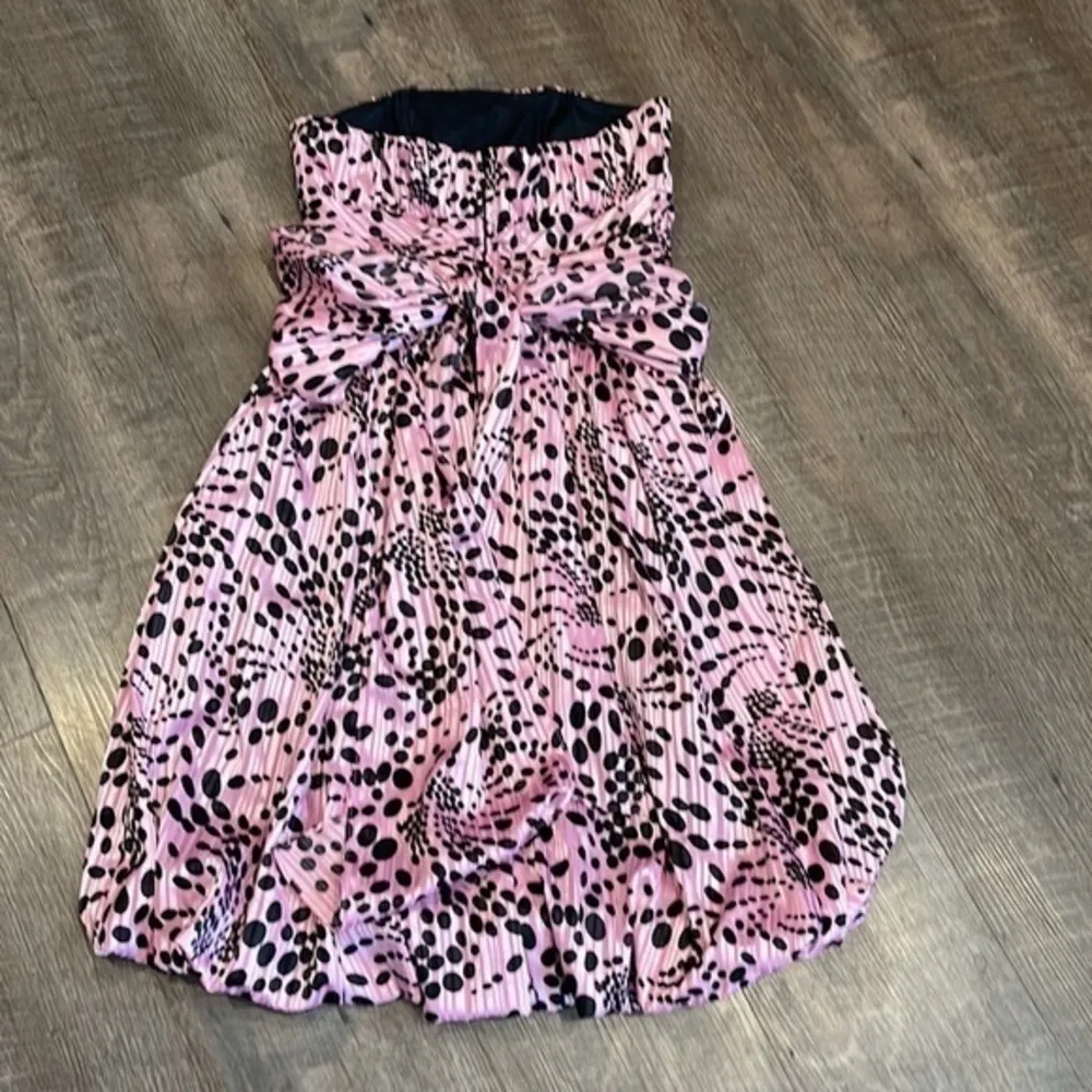 Rubber Ducky productions Inc Pink and black Bubble strapless dress - Image 4