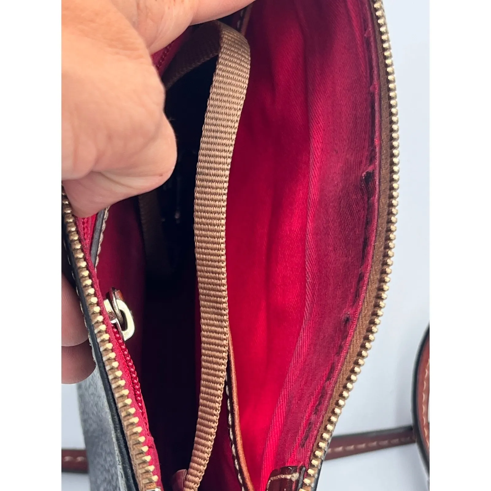 Dooney & Bourke Katie Crossbody Purse Black Pebbled Leather Small Pouchette READ - Image 8